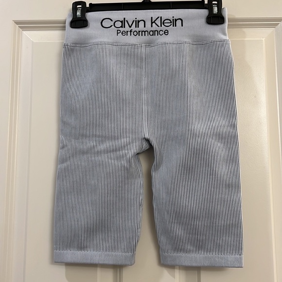 Calvin Klein ladies compression shorts - Picture 2 of 5